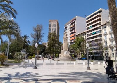 Plaza de Canalejas: Junto a Parque de Canalejas