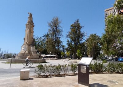 Plaza de Canalejas, junto a Parque de Canalejas
